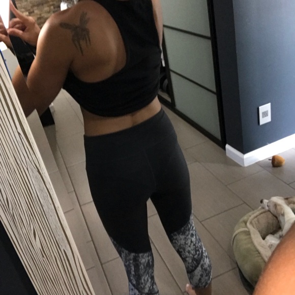 Fabletics legging - Picture 2 of 3